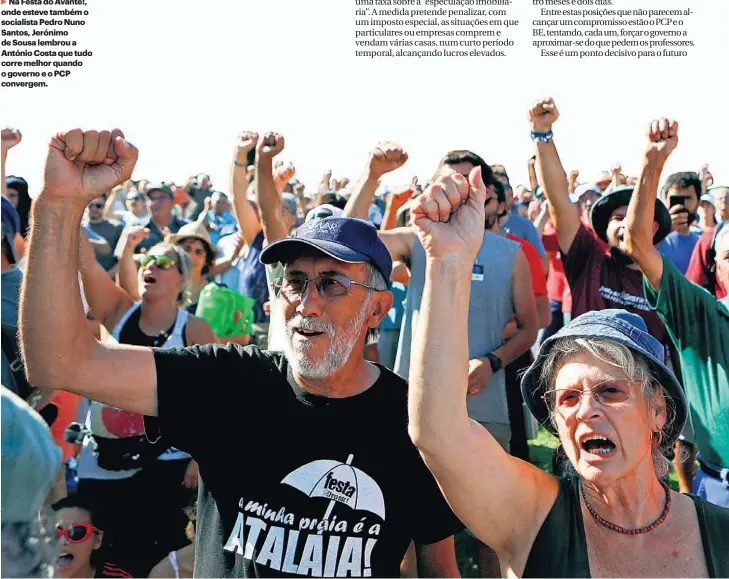  ??  ?? Na Festa do Avante!, onde esteve também o socialista Pedro Nuno Santos, Jerónimo de Sousa lembrou a António Costa que tudo corre melhor quando o governo e o PCP convergem.