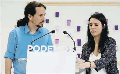  ?? EMILIA GUTIÉRREZ ?? Pablo Iglesias e Irene Montero durante la rueda de prensa de ayer en la sede madrileña de Podemos