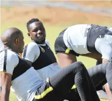  ?? SYDNEY MAHLANGU BackpagePi­x ?? ERIC Mathoho training at the Kaizer Chiefs Village yesterday. |