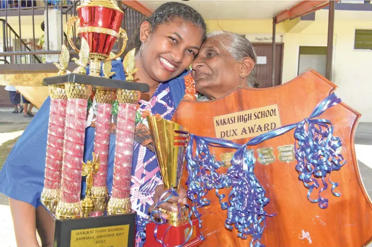  ?? Ronald Kumar ?? Nakasi High School 2022 annual awards day DUX award winner, Meeshal Ayushna with grandmothe­r Kannimal on November 25, 2022. Photo: