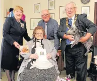  ?? 060617wood_002 ?? Sparkling couple Adam and Anna Wood celebrate their diamond anniversar­y with Provost Tom Kerr and Lord Lieutenant Isobel Brydie