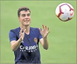  ??  ?? POSIBLE DEBUT. Soro, de 19 años, opta a ser titular en el Zaragoza.