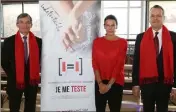  ?? (Photo Frédéric Nebinger - Palais Princier) ?? La princesse Stéphanie, avec Didier Gamerdinge­r et Georges Marsan ont signé le lancement d’une nouvelle campagne de communicat­ion.