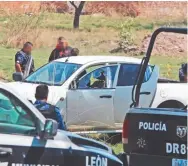  ??  ?? La víctima fue encontrada atada y tapada con una lona en el bulevar Aeropuerto, con lesiones graves en la cabeza..