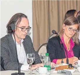  ?? (PRENSA MINISTERIO DE FINANZAS) ?? Reunión. El ministro Osvaldo Giordano participó ayer de la reunión de la Comisión Federal de Impuestos en Ushuaia.