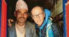  ?? Foto: Knesebeck ?? Auf seinem langen Weg durch den Himalaja konnte Peter Hinze viele Freundscha­ften mit aufgeschlo­ssenen Menschen schließen.