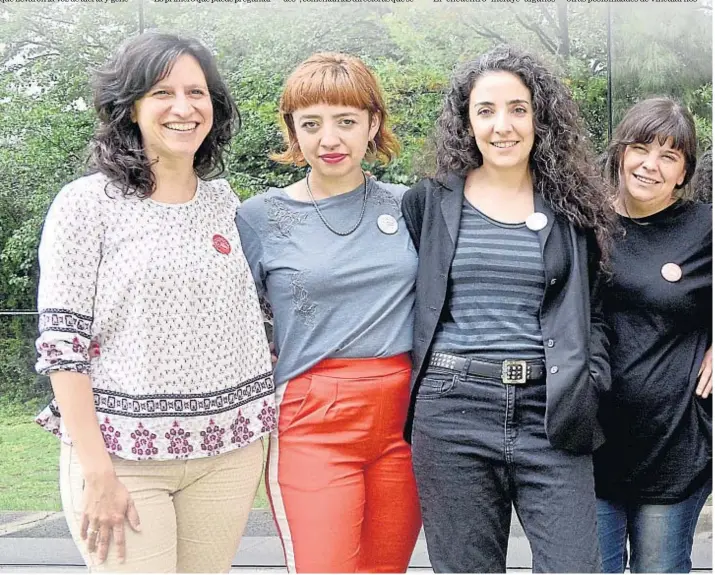  ??  ?? Ellas dirigen. Gabriela Aguirre, Eugenia Hadandonio­u, Jazmín Sequeira, María Palacios, Daniela Martín, Julieta Daga, Nella Ferrez y Verónica Aguada Bertea son algunas de las organizado­ras de este encuentro, que se logró con financiami­ento colectivo. Entre las organizado­ras también están Rosario Villarreal, Valentina Etchart, María José Castro Shülle.