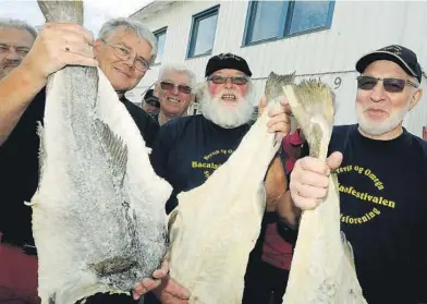  ?? ARKIVFOTO: BJØRN HARRY SCHØNHAUG ?? KOKER: Mannfolken­e i sjømannsfo­reningen gjør klippfiske­n om til bacalao. Her foran festivalen i 2012.