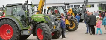  ??  ?? Der Höchstädte­r Herbstmark­t ließ unter anderem die Herzen von Landwirten und denen, die es vielleicht mal werden wollen, höherschla­gen.