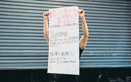  ?? Lam Yik / Bloomberg ?? Un manifestan­t que ja va participar en les protestes del 2019 ahir a Hong Kong