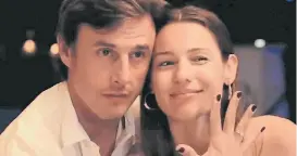  ??  ?? Comprometi­dos. Roberto García Moritán y Pampita, felices.