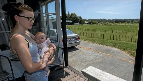  ?? PHOTO: WARWICK SMITH/ STUFF ?? Bonnie Wapp and her family are among those living at properties near Ohakea airbase.