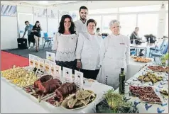  ??  ?? Carol Petrus, Lluís Pérez, Anna Pons i Margalida Alemany ahir a les instal·lacions del club nàutic de Palma
Ambaixador­s