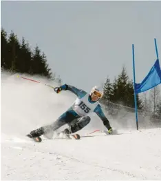  ?? Foto: Radloff ?? Rasant um die Tore jagen werden am Samstag einmal mehr die Skifahrer bei der Landkreism­eisterscha­ft (hier Patrick Stimpfle).