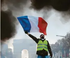  ?? Foto: Michel Euler, dpa ?? Dunkle Wolken über Frankreich­s Kultur: vor allem natürlich wegen der aktuellen Pandemie, aber auch infolge der Auswirkung­en von Streiks und Gelbwesten-Protesten.