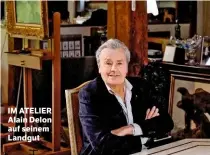  ??  ?? IM ATELIER Alain Delon auf seinem Landgut