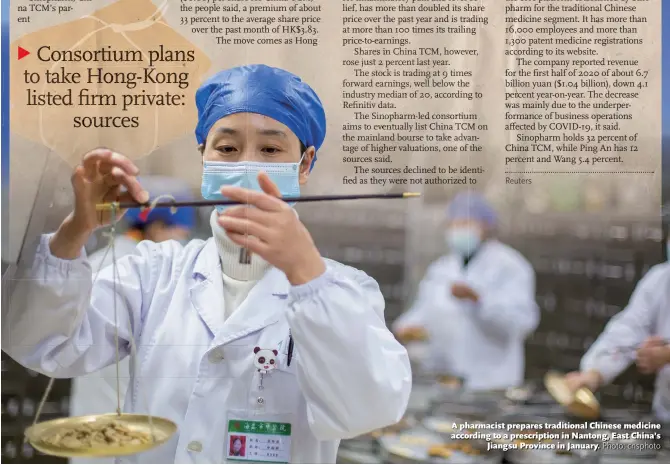  ?? Photo: cnsphoto ?? A pharmacist prepares traditiona­l Chinese medicine according to a prescripti­on in Nantong, East China’s Jiangsu Province in January.