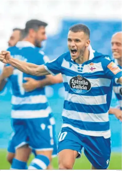  ?? LALIGA ?? Ager Aketxe celebra un gol con el Deportivo, durante la temporada 2019-20.