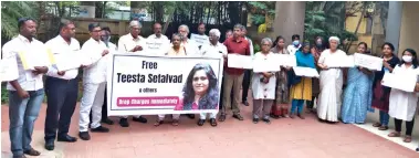  ?? ?? Activists and senior advocates of Madras High Court come out in support of arrested activist in Chennai on Monday