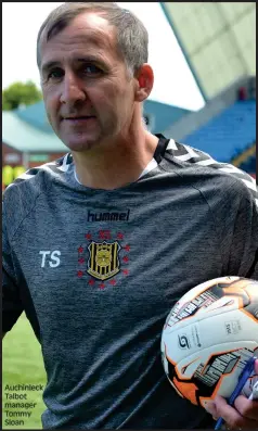 ??  ?? Auchinleck Talbot manager Tommy Sloan