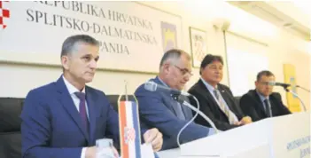  ??  ?? Ministar Goran Marić obradovao je gradonačel­nike i načelnike obećanjem o povratu imovine
