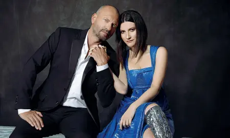  ??  ?? Amici Biagio Antonacci e Laura Pausini: la loro amicizia risale al 1993