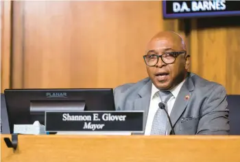  ?? KENDALL WARNER/STAFF ?? Mayor Shannon Glover speaks Monday on the decision to hire Steven Carter as the new Portsmouth city manager during a council session at Portsmouth City Hall.