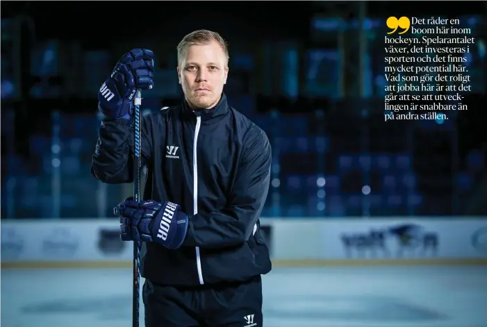  ?? FOTO: LáSZLó MUDRA / HUNGARIAN IHF ?? Jukka Kontsas har, främst som målvaktstr­änare och assisteran­de tränare, blivit ungersk hockey trogen sedan säsongen 2013-14.