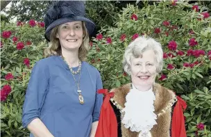  ??  ?? ●● Hilda Gaddum with her mayoress, daughter-in-law Jane Gaddum