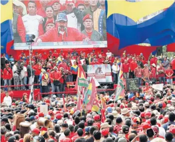  ?? FOTO: EFE ?? ►► El Presidente Maduro da un discurso, ayer, ante sus partidario­s.