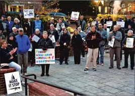  ?? AMY DAVIS/BALTIMORE SUN ?? Close to 200 people gathered for an early Thursday evening rally organized by Indivisibl­e in support of the Mueller investigat­ion, at Lawyers Mall in Annapolis.