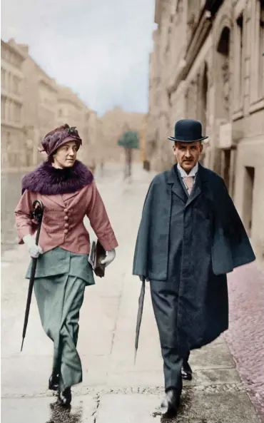  ?? Foto: akg-images ?? Frank und Tilly Wedekind, um 1912, digital koloriert