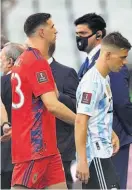  ??  ?? Consecuenc­ias. Emiliano Martínez y Lo Celso son dos de los jugadores que militan en la liga inglesa.