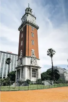  ??  ?? The Torre Monumental, a clock tower, was a gift from British residents of Buenos Aires. It was known as Torre de los Ingleses until 1982, when it was renamed due to the Falklands War.