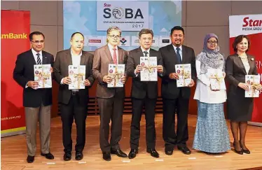  ??  ?? Enterprisi­ng minds: Wong (centre) during the SOBA 2017 launch at Menara Star with the event’s sponsors (from left) Credit Guarantee Corporatio­n president and CEO Datuk Mohd Zamree Mohd Ishak, DiGi head of enterprise business Ignatius Lee, AmBank Group...