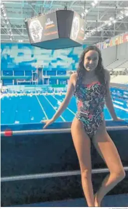  ?? H. INFORMACIÓ­N ?? Alba Vázquez posa en la piscina donde se disputa el Mundial júnior.