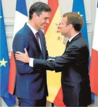  ?? EFE ?? Sánchez se reúne en París con Macron en su primera visita al exterior