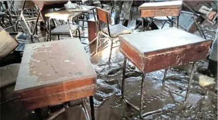  ?? / Mfundo Mkhize ?? About 630 schools in KwaZulu-Natal were affected by the recent flood disaster. This was the scene at Brettonwoo­d High School in Durban after the flooding.