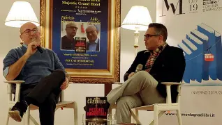  ??  ?? A Cortina Aldo Cazzullo intervista­to da Massimo Mamoli, vicedirett­ore del Corriere del Veneto