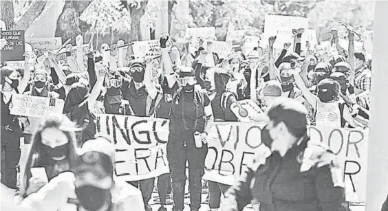  ?? FOTOS: FRANCISCO RODRÍGUEZ ?? Cientos de mujeres salieron a las calles para exigir un alto a la violencia en su contra.