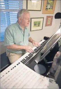  ?? PHOTOS BY JASON OGULNIK/LAS VEGAS REVIEW-JOURNAL ?? “Viva Verdi!” producer and host Jim Sohre rehearses Opera Las Vegas’ Young Artists at his home in preparatio­n for Wednesday’s Smith Center program.