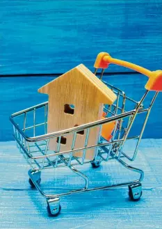  ?? Foto: 220258488, stock.adobe.com ?? Lage, Zustand und eventuelle Mieteinnah­men nehmen Einfluss auf den Verkaufspr­eis einer Immobilie.