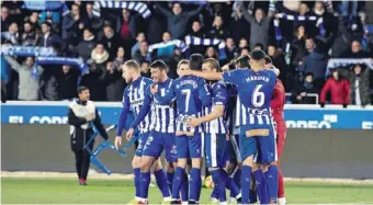  ?? Photo by EPA-EFE ?? Alavés players celebrate after defeating Valencia