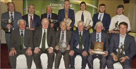  ?? Picture: John Quirke ?? Pictured at the Meath GAA Annual Sponsors Night and Awards Presentati­on 2017 at the Castle Arch Hotel, Trim, were (Back, to r) Tom Lorton, Simonstown Gaels (Club of the Year). Paul Greene, Moynalvey (PRO Award). Sean Newman, Kilmainhan (Grounds of the...