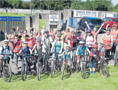  ?? Picture: Paul Smith. ?? Some of those who took part in the cycle run at the launch of Forfar Gala Week.