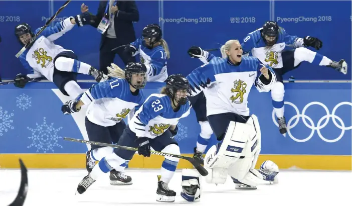  ?? FOTO: LEHTIKUVA/JUSSI NUKARI ?? OS i Pyeongchan­g slutade i jubel för damlejonen. Kan laget ta en ny medalj då VM avgörs på hemmaplan om ett drygt år.