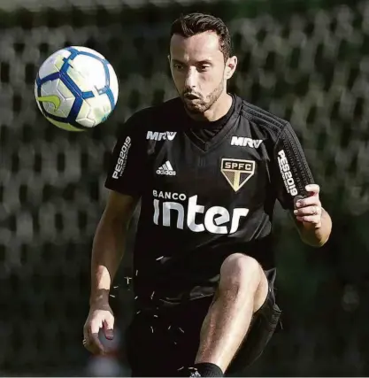  ?? : Robson Ventura -21.set.18/folhapress ?? Após quatro partidas como suplente, o meia Nenê deve ser uma das novidades da equipe são-paulina; ele volta ao time titular do São Paulo contra o Grêmio, em jogo que vale vaga no G-4 do Campeonato Brasileiro