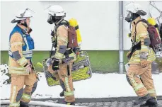  ?? FOTO: EICH ?? Die Feuerwehr Villingen war bei dem Brand in Erbsenlach­en längere Zeit im Einsatz.