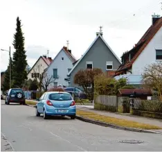  ?? Foto: Peter Stöbich ?? Auf die Anlieger der Herbststra­ße in Bobingen kommen in jedem Fall Ausbaubeit­räge zu.