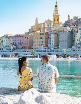  ?? ?? WHAT A VIEW. Menton, a commune society in Provence-Alpes-Cote d’Azur in France, attracts rich tourists.